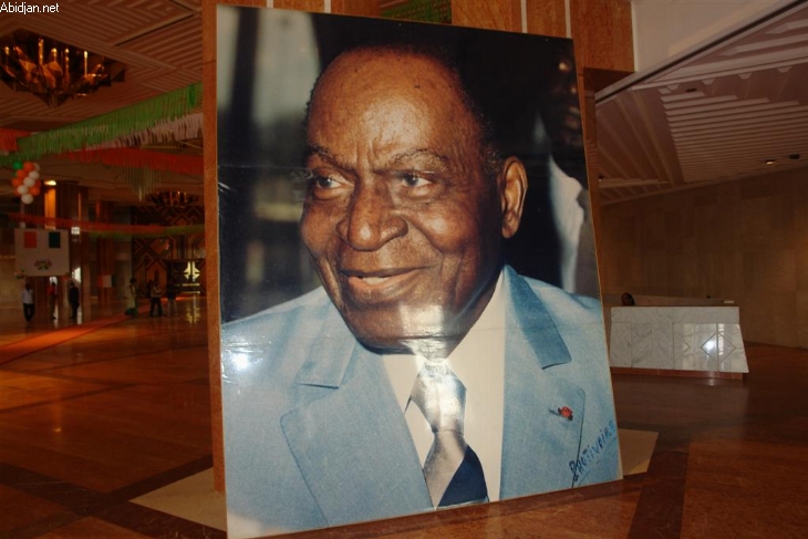 Souvenir /1969 : Houphouët-Boigny dialogue avec les ouvriers, paysans et fonctionnaires